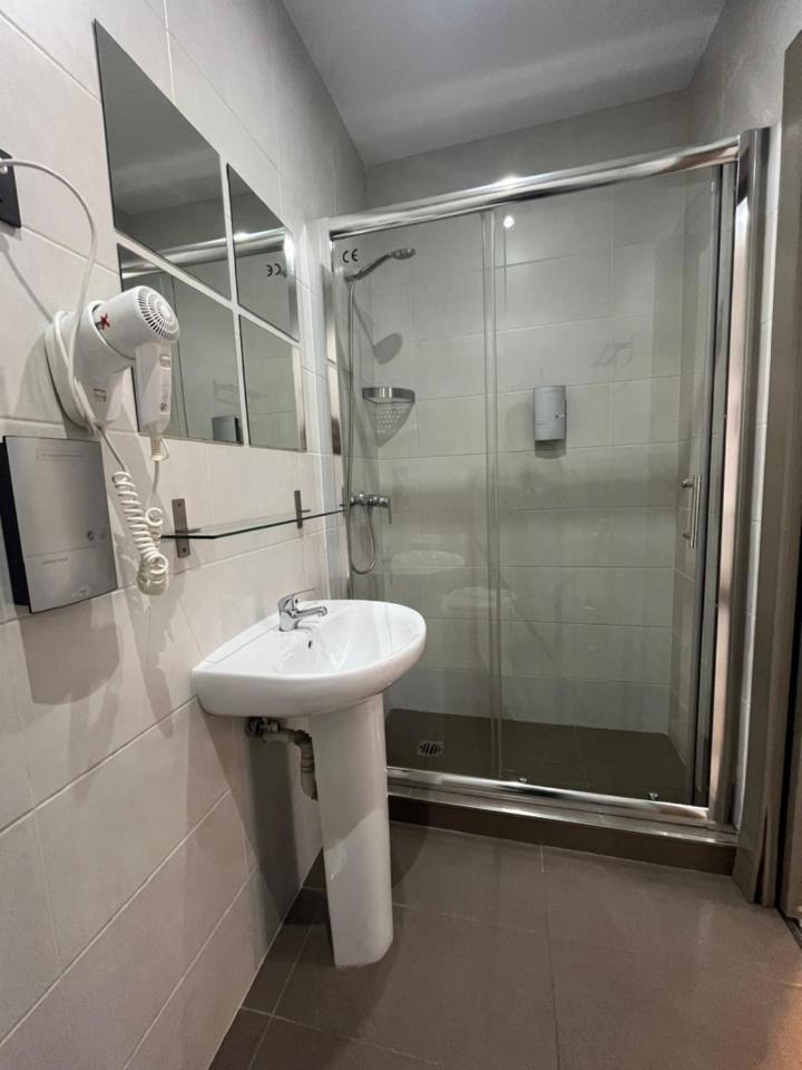 Fuencarral Rooms Madrid Extérieur photo